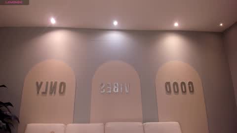 Lila West online show from 11/04/25, 11:20