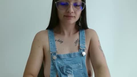 Valeri Villalobos  IG villa lobosvaleri online show from 04/17/26, 03:37