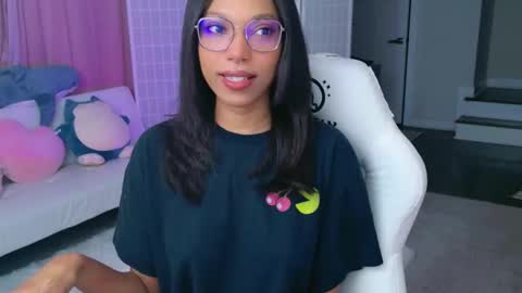 evie online show from 03/28/26, 01:49