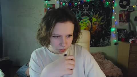 Snapshot of lileyfoxxx chatting on 10/17/25, 10:51 Lil online show from 10/17/25, 10:51