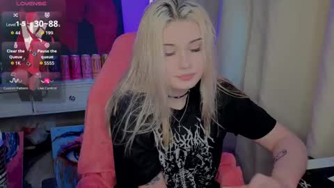 Nika and Lori online show from 04/12/26, 10:53