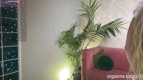 Lili online show from 01/07/25, 02:41