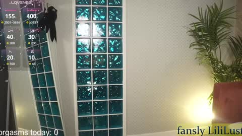 Lili online show from 01/25/25, 11:13