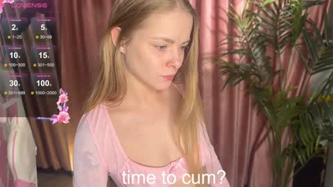 Lili online show from 09/30/25, 09:47