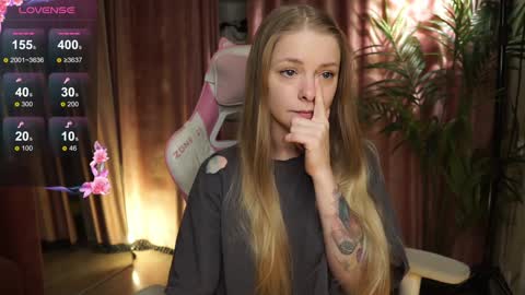 Lili online show from 10/30/25, 11:00