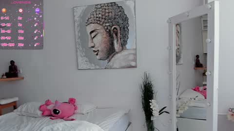 Lilith Nickol online show from 11/12/25, 06:03