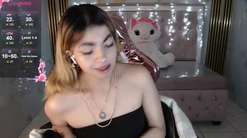 Snapshot of lili_conor_s chatting on 09/21/25, 03:30 Lili online show from 09/21/25, 03:30