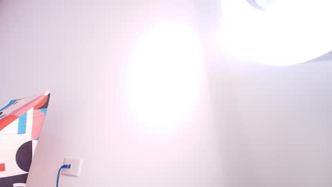 Snapshot of lili_jhonson chatting on 11/18/25, 01:04 Lily online show from 11/18/25, 01:04