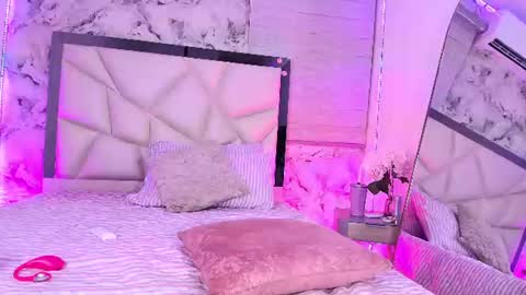 Lily online show from 07/14/26, 12:00