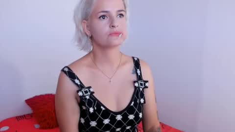 Snapshot of lili_latina47 chatting on 10/04/25, 06:39 Lili online show from 10/04/25, 06:39