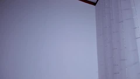 Snapshot of lili_latina47 chatting on 10/17/25, 08:33 Lili online show from 10/17/25, 08:33