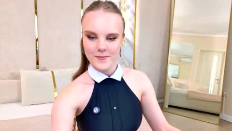 lili_lohan online show from 05/05/26, 10:01