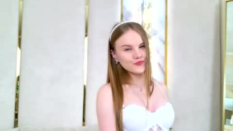lili_lohan online show from 05/17/26, 05:05