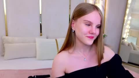 lili_lohan online show from 06/10/26, 09:19