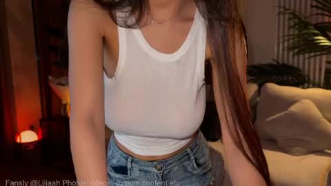 Snapshot of liliaah chatting on 05/07/26, 10:37 Lili Nude ONLY Ticket or Fansly online show from 05/07/26, 10:37