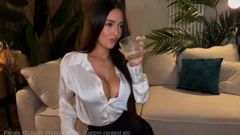 Snapshot of liliaah chatting on 06/08/26, 11:16 Lili Nude ONLY Ticket or Fansly online show from 06/08/26, 11:16