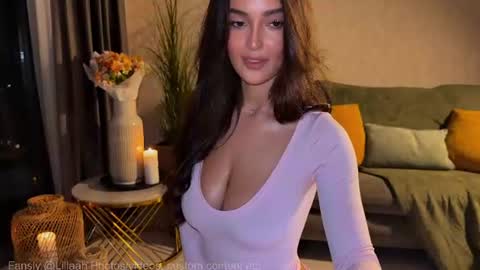 Snapshot of liliaah chatting on 06/26/26, 10:03 Lili Nude ONLY Ticket or Fansly online show from 06/26/26, 10:03