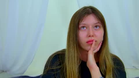 Mia online show from 02/04/26, 07:03