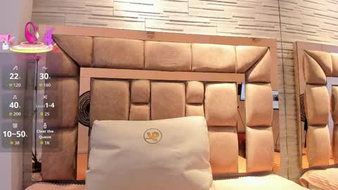 LILIAN  online show from 09/24/25, 07:50