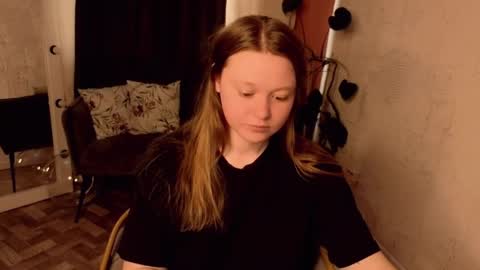 Lilian online show from 04/17/26, 05:10