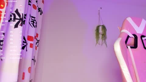 holis soy lily chang no olvides el pulgar arriba es muy importante para mi 3 independent model online show from 12/16/24, 10:56