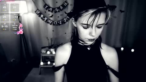 Lilian online show from 10/09/25, 07:06