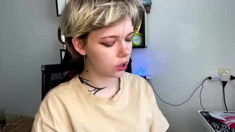 Lilian online show from 03/24/26, 07:24