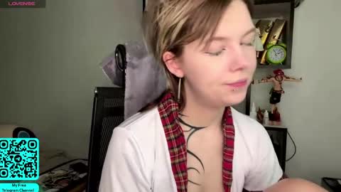 Snapshot of liliandaniels chatting on 06/05/26, 07:14 Lilian online show from 06/05/26, 07:14