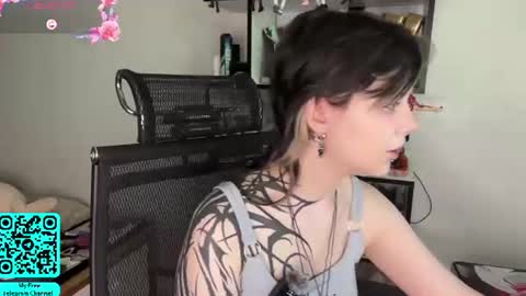 Snapshot of liliandaniels chatting on 06/12/26, 07:07 Lilian online show from 06/12/26, 07:07