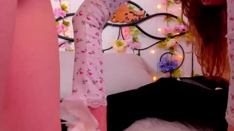 hi guys Im new here Im 18 years oldIve never had sex online show from 02/08/25, 01:44