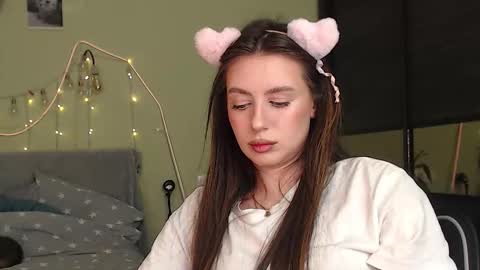 Snapshot of liliatlu chatting on 10/10/25, 04:50 Lilu online show from 10/10/25, 04:50