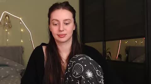 Snapshot of liliatlu chatting on 10/11/25, 08:51 Lilu online show from 10/11/25, 08:51