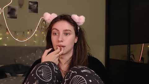 Snapshot of liliatlu chatting on 10/14/25, 07:25 Lilu online show from 10/14/25, 07:25