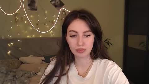 Snapshot of liliatlu chatting on 11/11/25, 11:38 Lilu online show from 11/11/25, 11:38