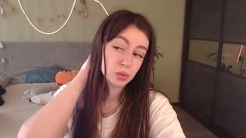 Snapshot of liliatlu chatting on 11/16/25, 06:19 Lilu online show from 11/16/25, 06:19