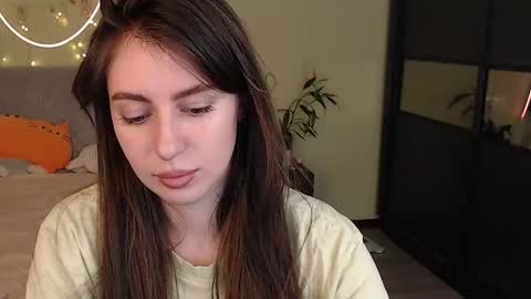 Snapshot of liliatlu chatting on 11/25/25, 09:48 Lilu online show from 11/25/25, 09:48