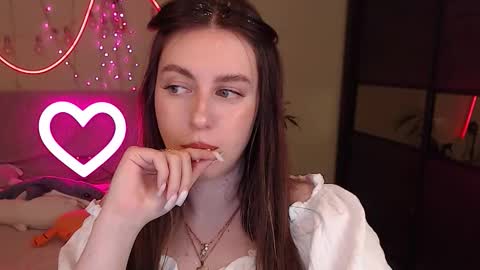 Snapshot of liliatlu chatting on 11/29/25, 02:36 Lilu online show from 11/29/25, 02:36