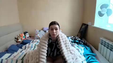 liliawoolf online show from 10/13/25, 12:16