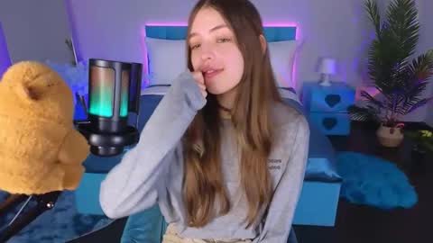 Lili Bakery online show from 10/10/25, 03:49