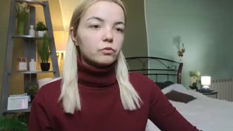 Lilie online show from 02/15/25, 08:00