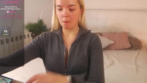 Lilie online show from 02/24/25, 05:20