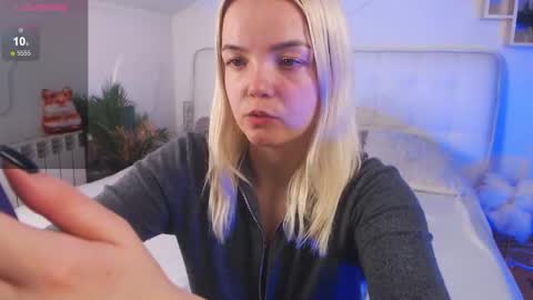 Lilie online show from 02/25/25, 03:49