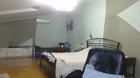 Lilie online show from 03/08/25, 08:25