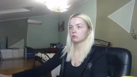 Lilie online show from 03/08/25, 11:28