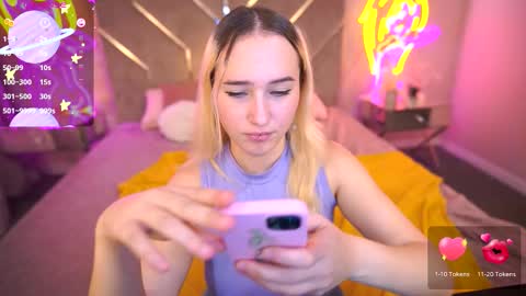 lilielfie online show from 11/07/25, 01:55