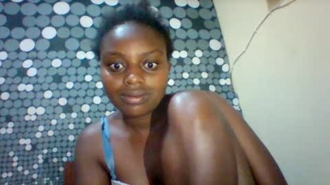 Snapshot of liligal chatting on 06/25/26, 05:56 liligal online show from 06/25/26, 05:56