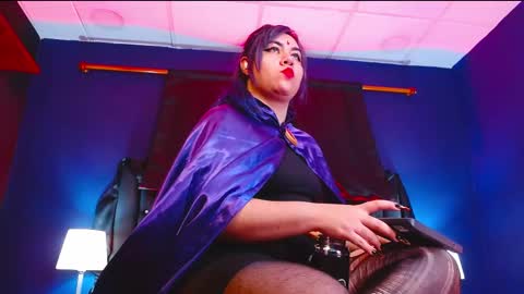 Snapshot of lilih_golden chatting on 10/31/25, 11:55 LILIH online show from 10/31/25, 11:55