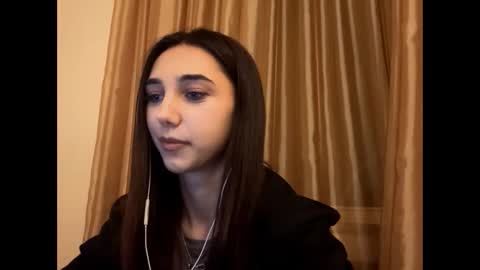 Lina online show from 09/21/25, 11:06