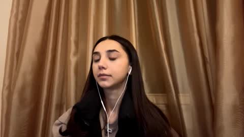 Lina online show from 09/30/25, 10:26