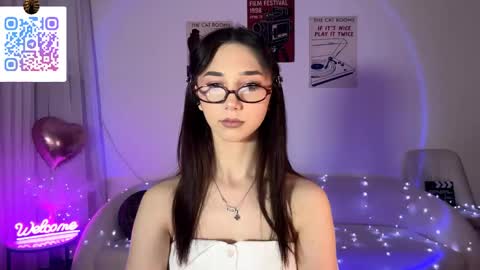 Lina online show from 05/17/26, 10:06